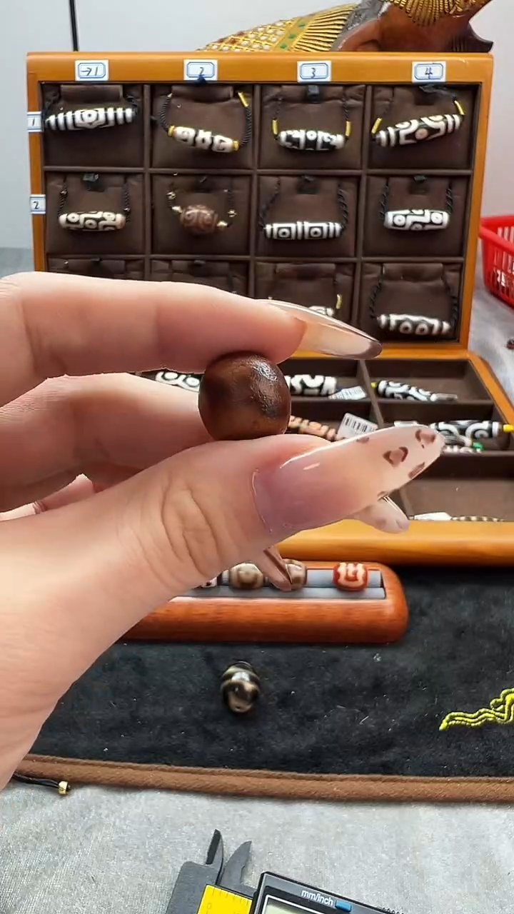 玛瑙/玉髓（覆膜）颈饰未镶嵌230.（微瑕）