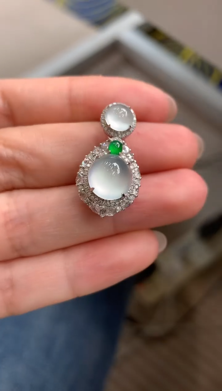 【闪购商品】翡翠颈饰18K金镶嵌D936