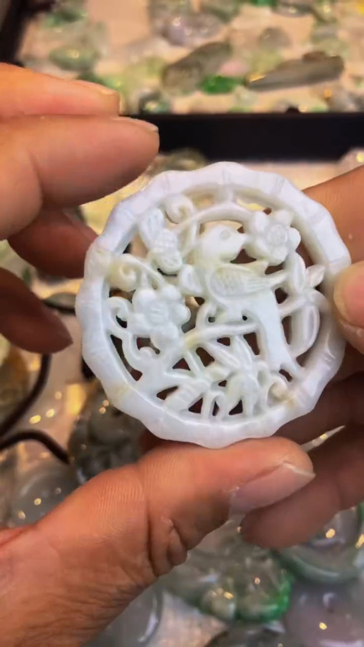 【闪购商品】翡翠吊坠(不含链)未镶嵌喜上眉梢