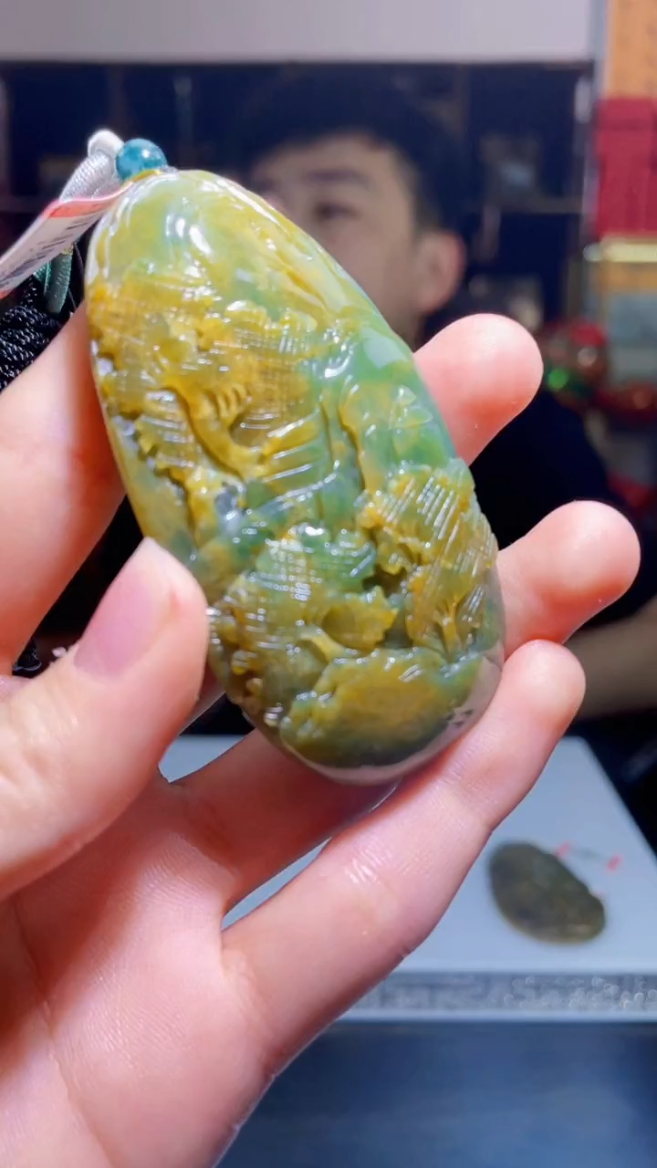 【闪购商品】翡翠吊坠(不含链)未镶嵌Q116