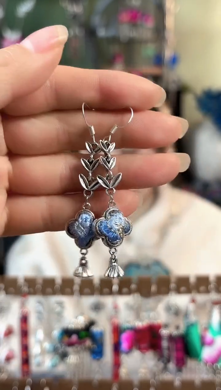 彩云南阁非遗老绣苗银饰品507