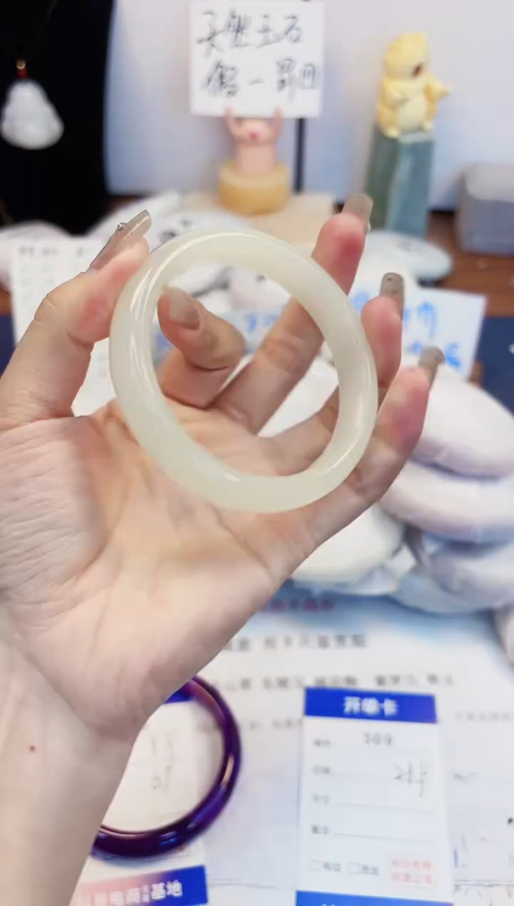 【闪购商品】石英质玉手镯未镶嵌369-玉兰白-圈口58