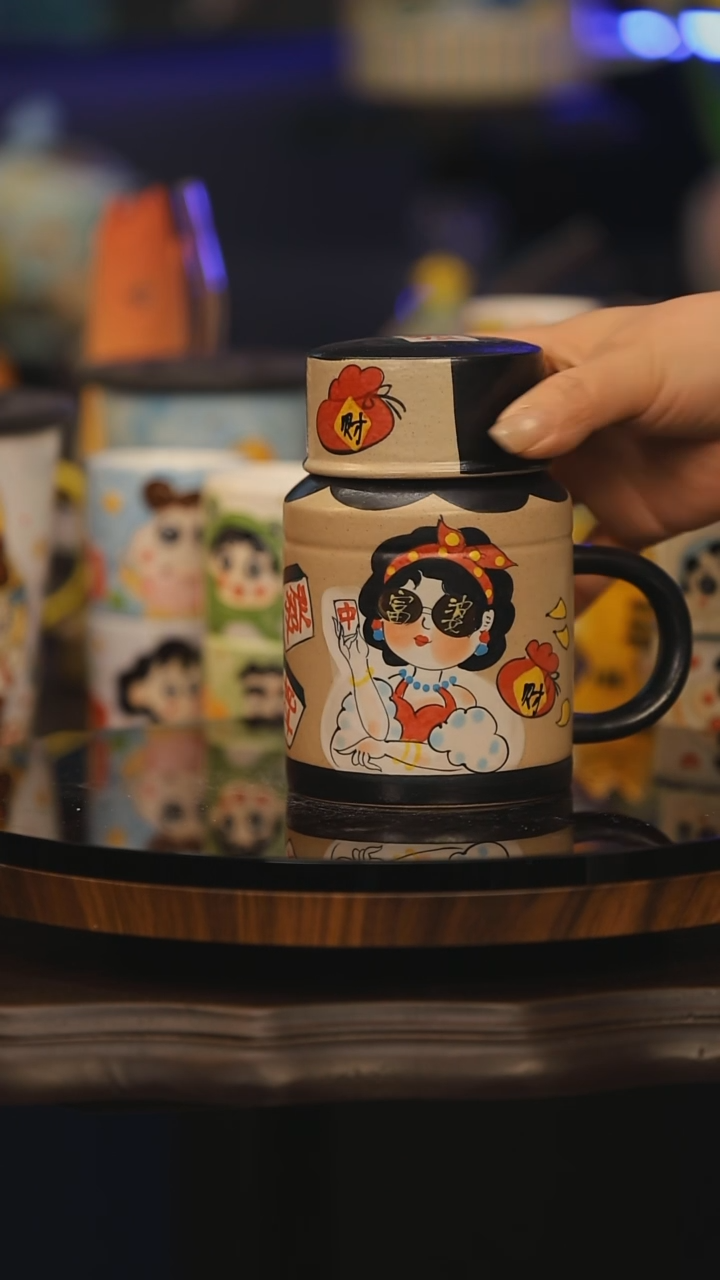 【闪购商品】摆件景德镇釉下彩绘设计师款式陶瓷