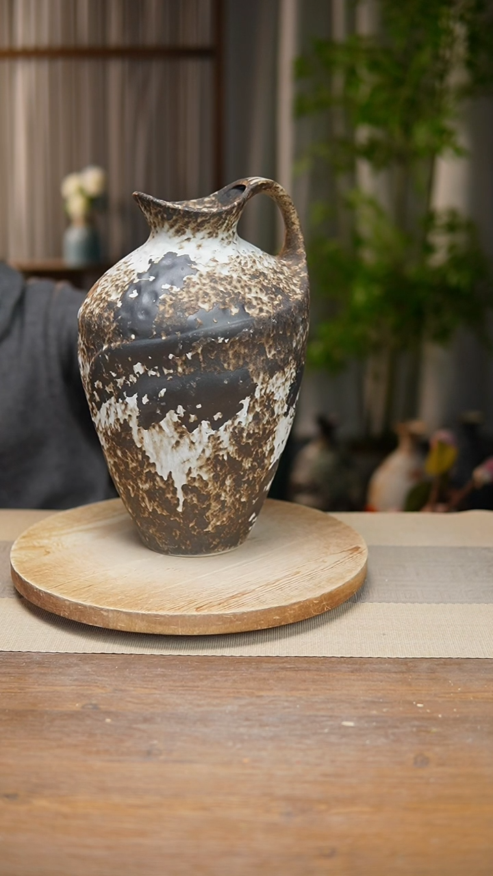 【闪购商品】陶瓷花器诧寂黑奶壶