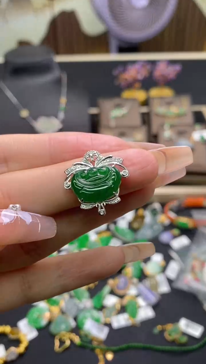 【闪购商品】翡翠颈饰18K金镶嵌净货18491