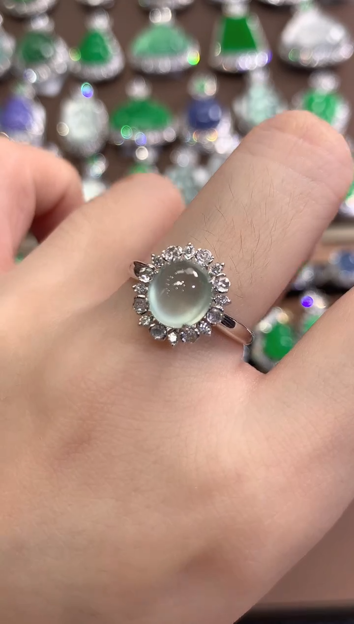 18K金镶嵌戒指翡翠春日珠宝 D8