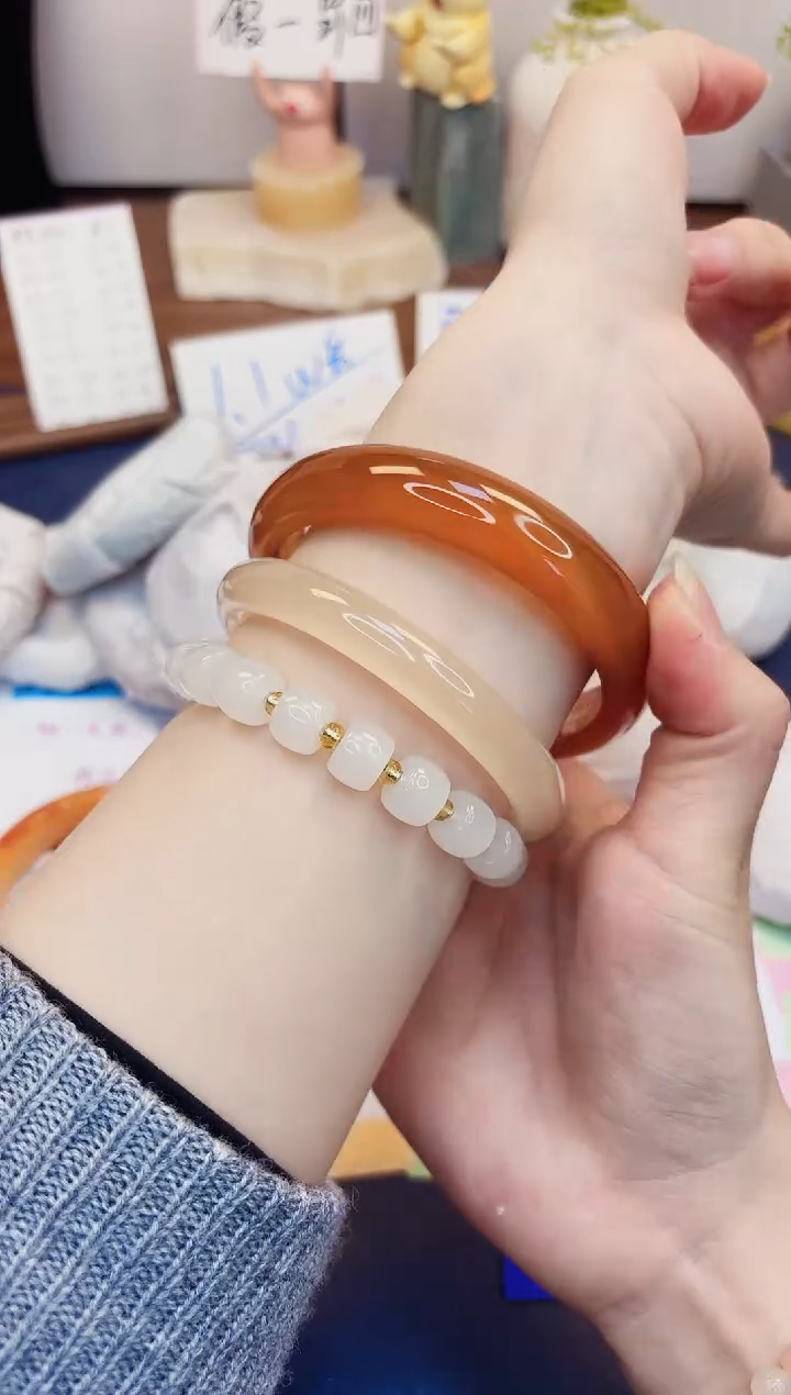 【闪购商品】石英质玉手镯未镶嵌179-玛瑙-圈口65