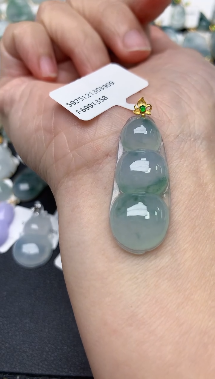 颈饰18K金镶嵌翡翠天然缅甸A货翡翠