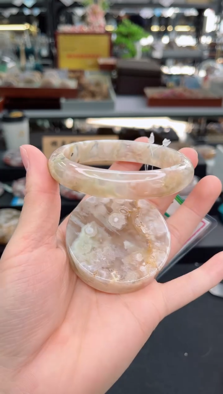 【闪购商品】石英质玉手镯未镶嵌62圈口（赠品镯心）6507592