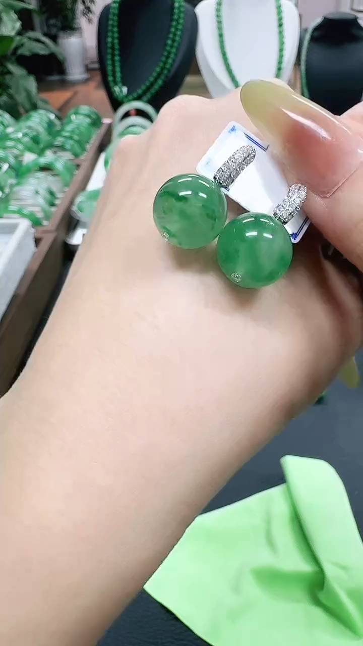 未镶嵌1石英质玉（非洲翠）/8329