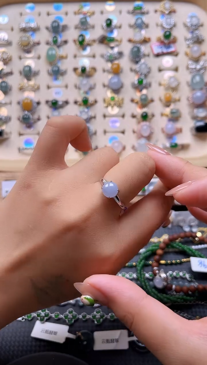 翡翠戒指银S925镶嵌天然A货翡翠戒指