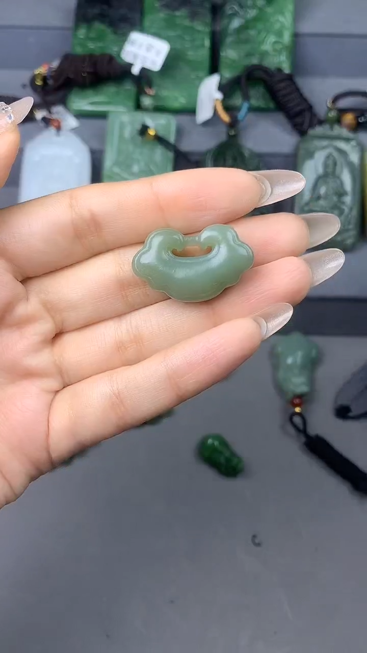 【闪购商品】和田玉吊坠(不含链)未镶嵌挂件拍一发一