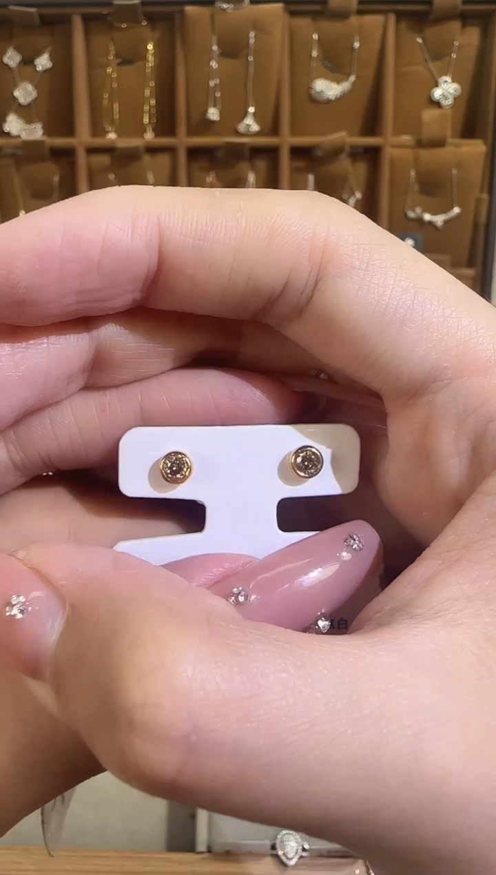 【闪购商品】钻石耳钉18K金镶嵌18K金镶嵌钻石30分泡泡耳钉