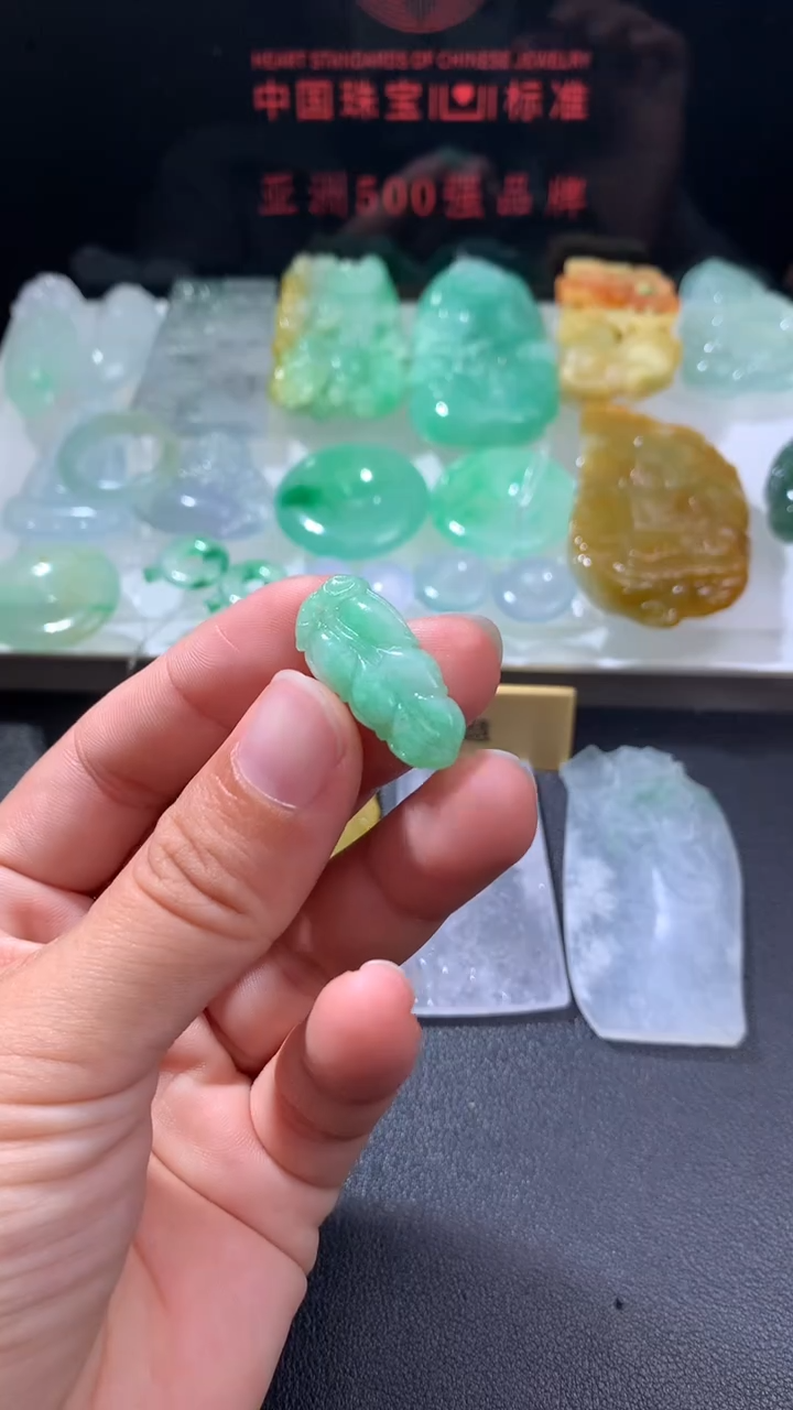 未镶嵌定制翡翠刘***k      