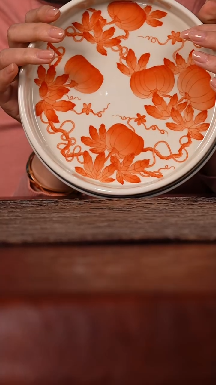 瓷瓷姑娘立勤堂矾红瓜棱壶承