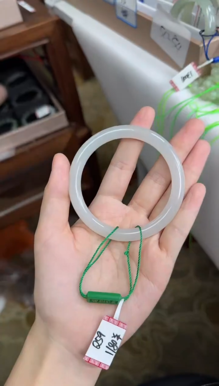 未镶嵌手镯和田玉56