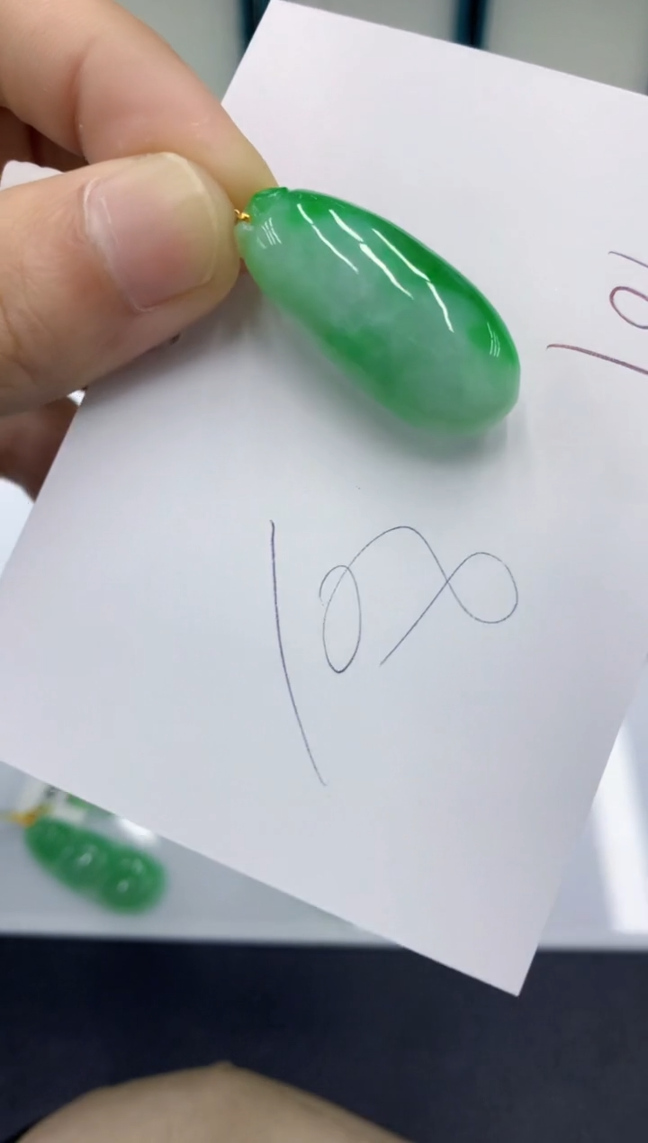 颈饰18K金镶嵌翡翠翡翠