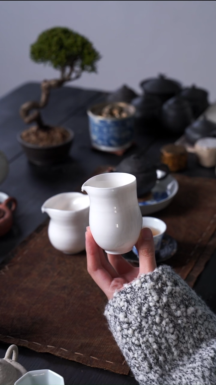 R*晶手工玉泥公杯一件