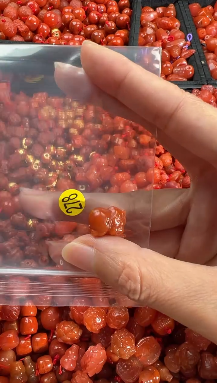 【闪购商品】南红玛瑙颈饰未镶嵌1