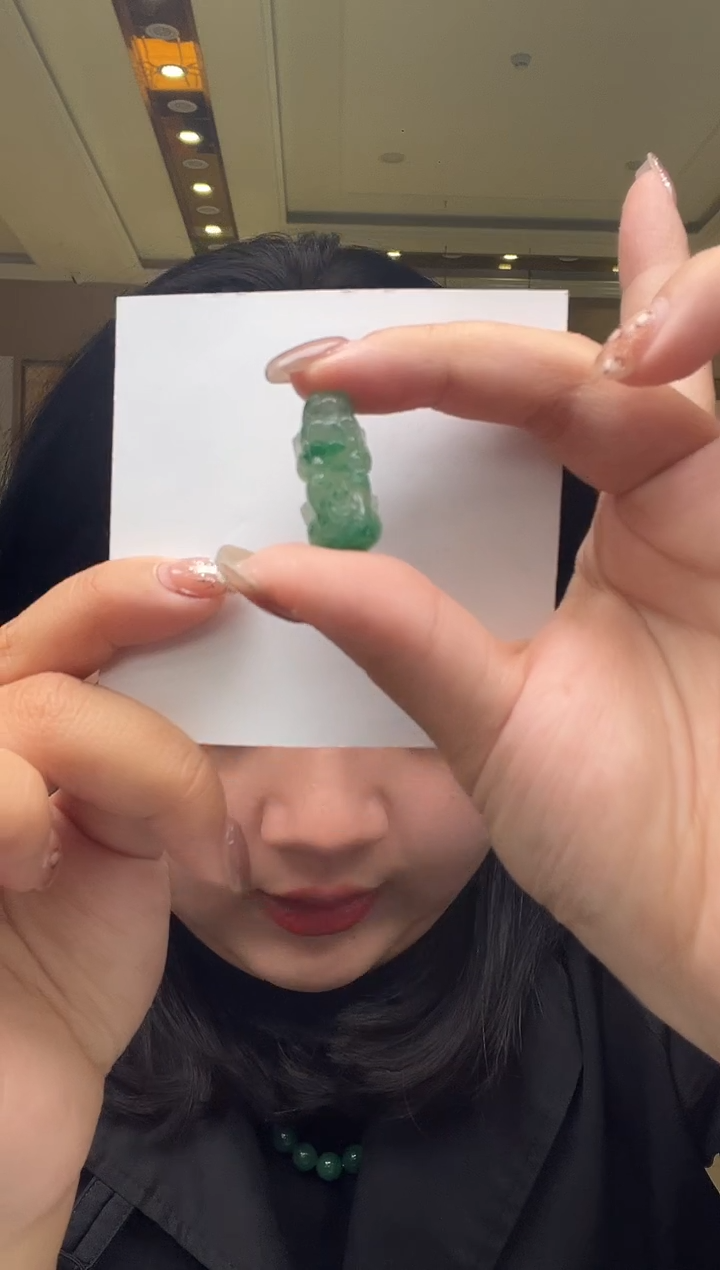 未镶嵌手镯石英质玉（非洲翠）石英质玉（非洲翠）