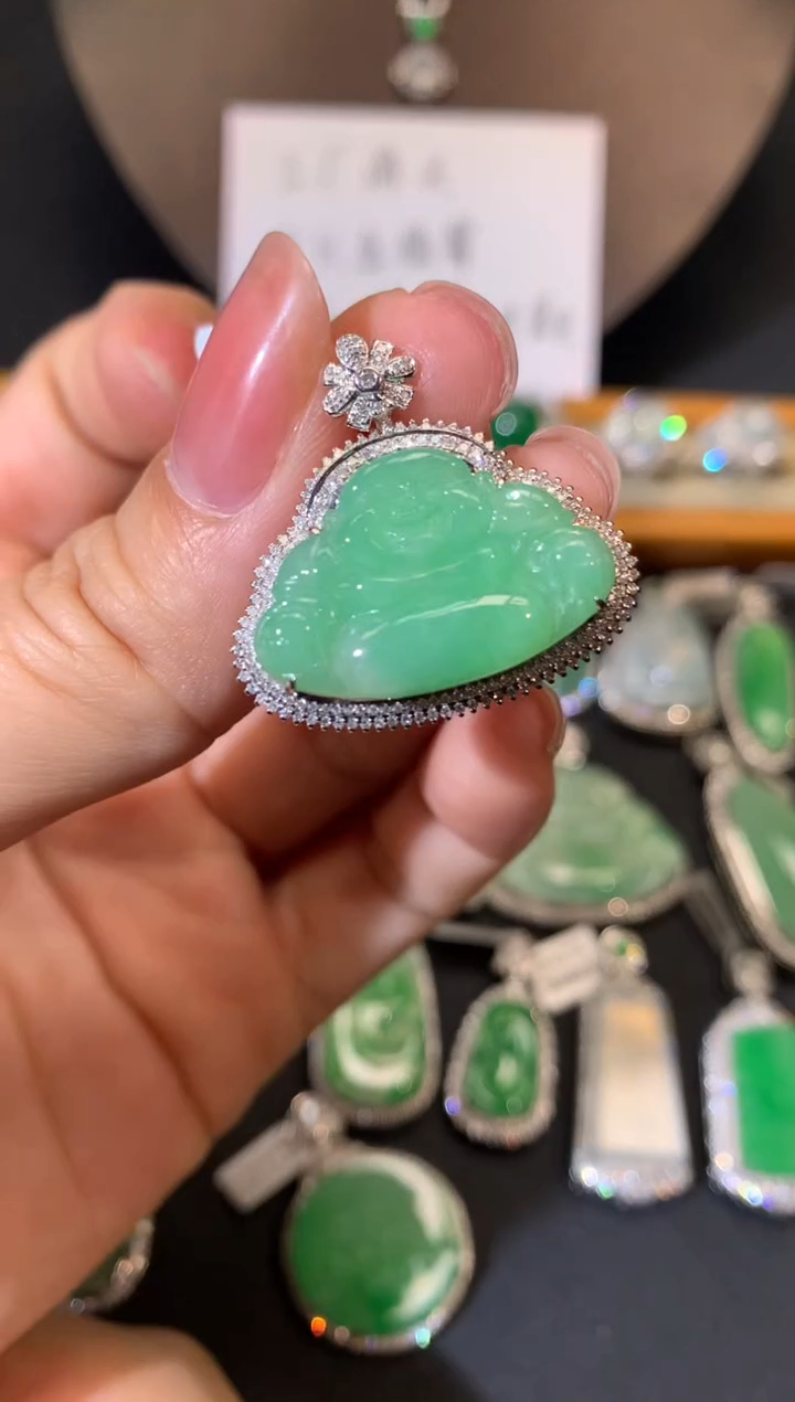 【闪购商品】翡翠吊坠(不含链)18K金镶嵌吊坠