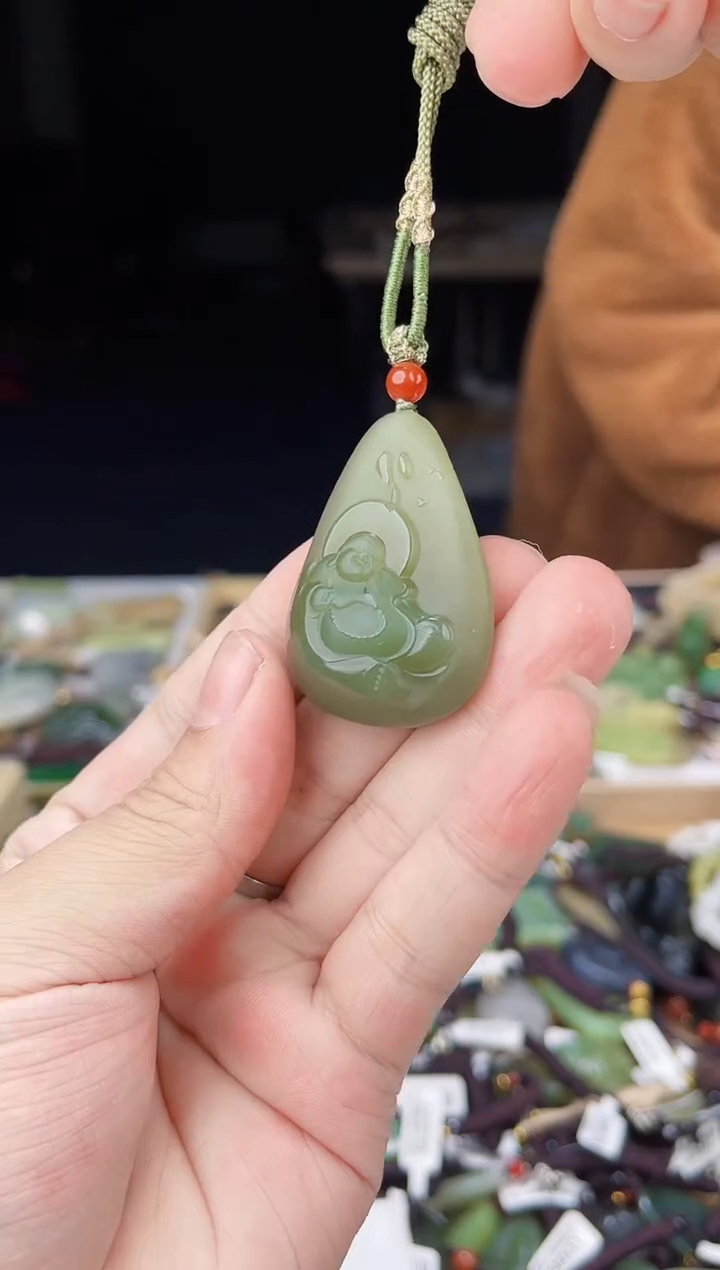 颈饰未镶嵌和田玉1