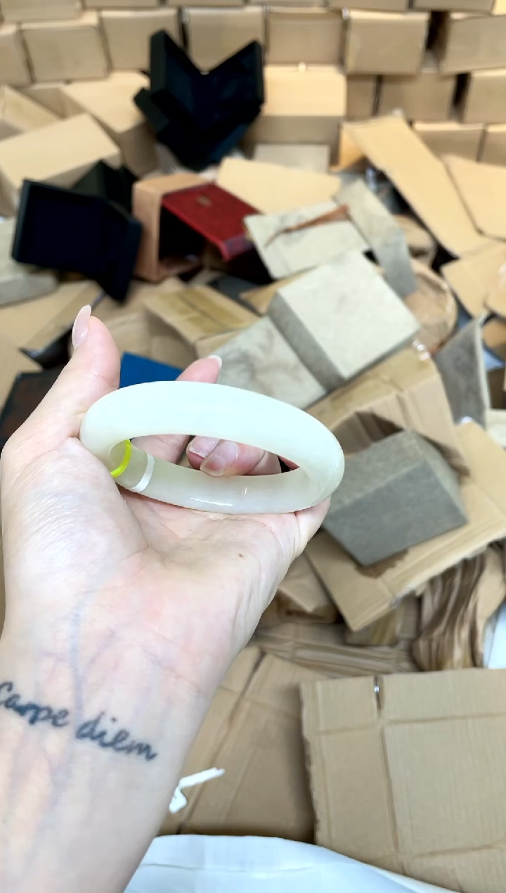 和田玉手镯未镶嵌566-58