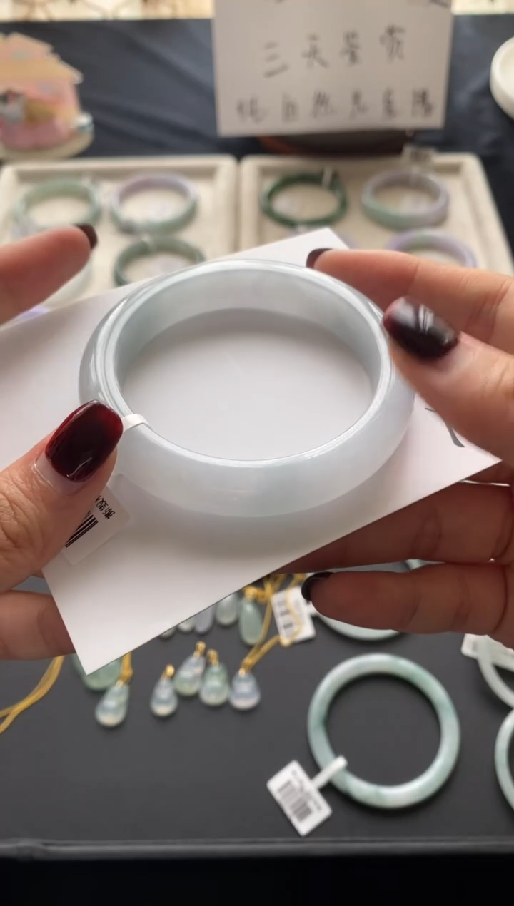 【闪购商品】翡翠手镯未镶嵌56正圈