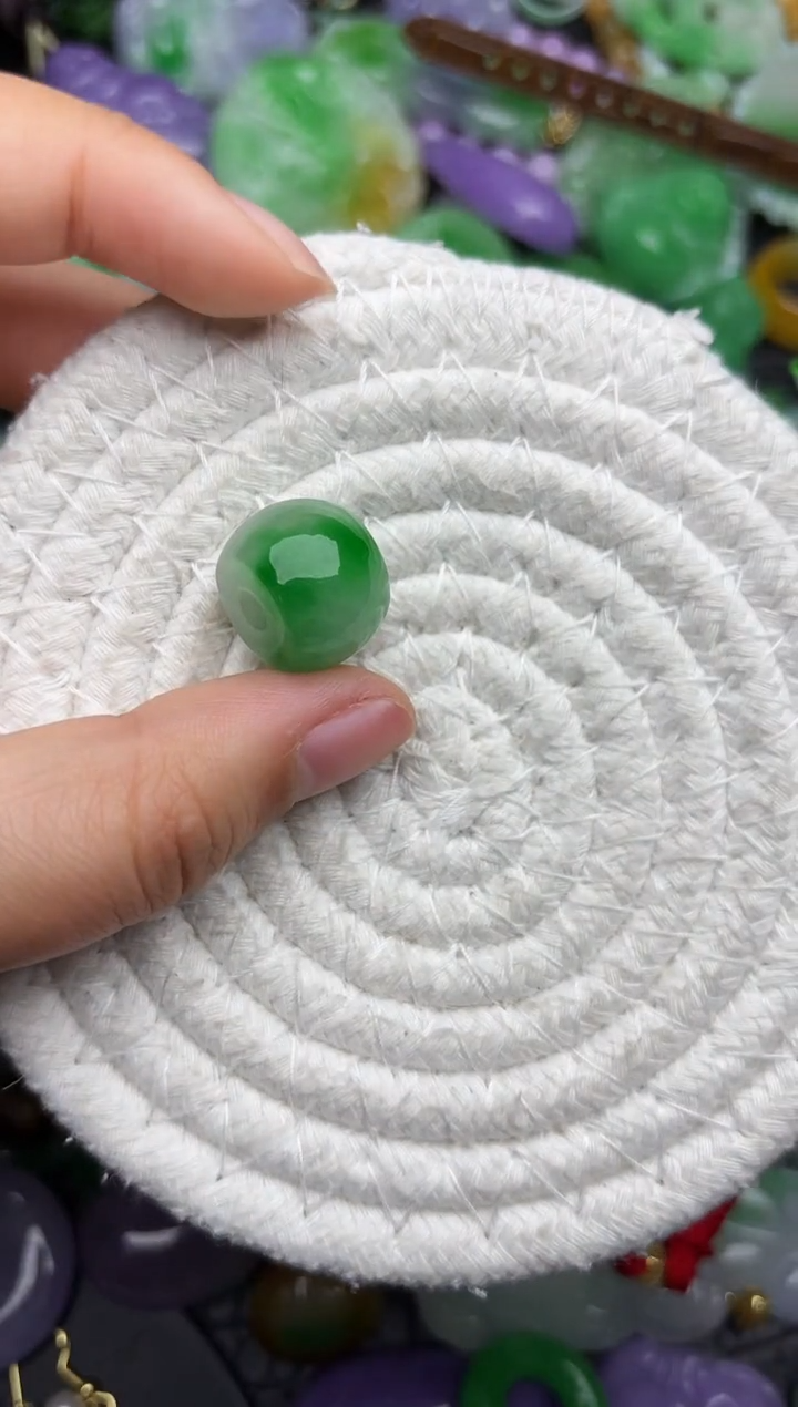 颈饰未镶嵌翡翠缅甸翡翠吊坠