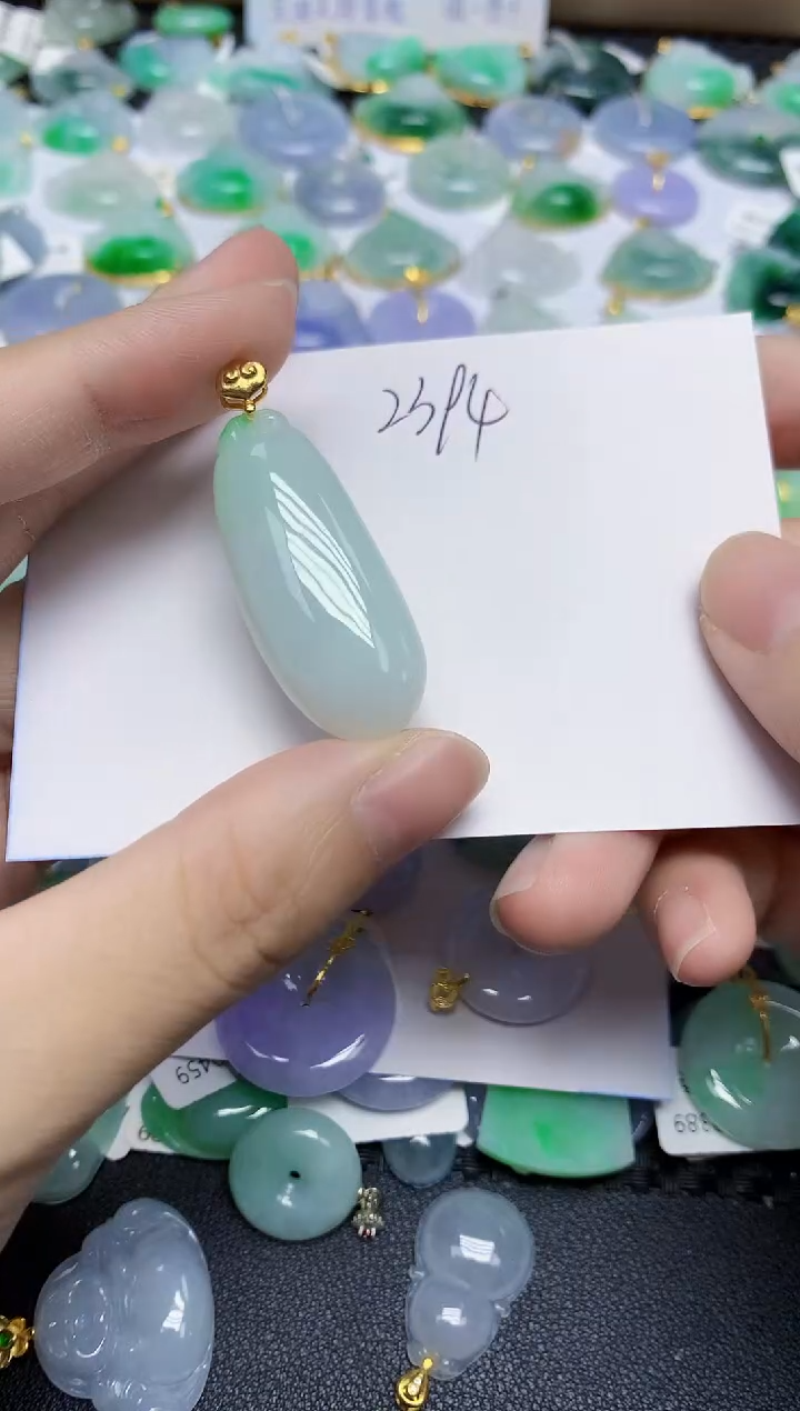 翡翠未镶嵌颈饰天然缅甸翡翠A货