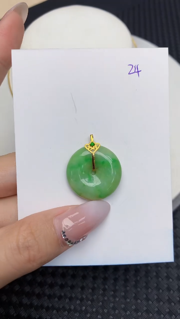 【闪购商品】翡翠颈饰18K金镶嵌 天然翡翠A货