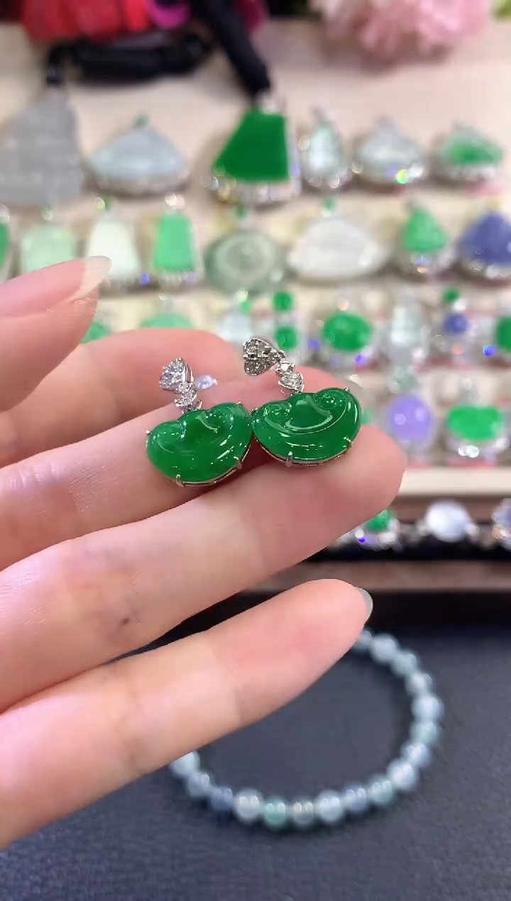 18K金镶嵌翡翠耳饰B193