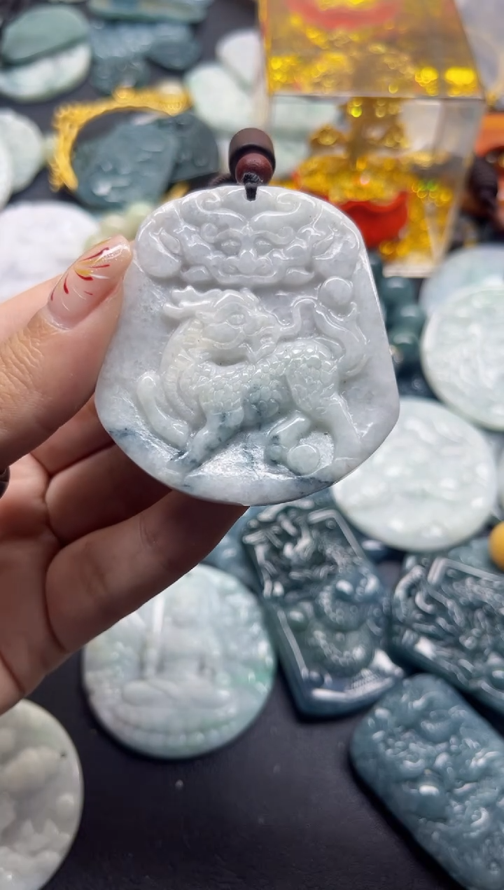 【闪购商品】翡翠颈饰未镶嵌翡翠