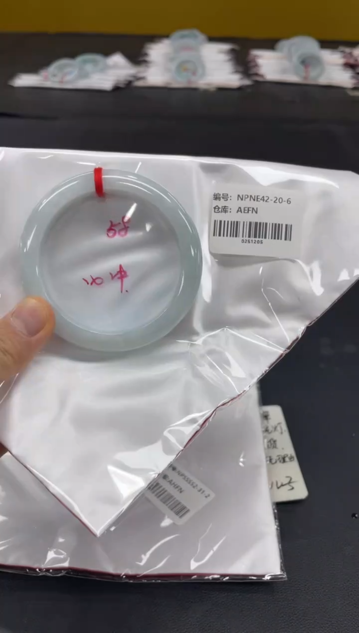 未镶嵌手镯翡翠翡翠手镯