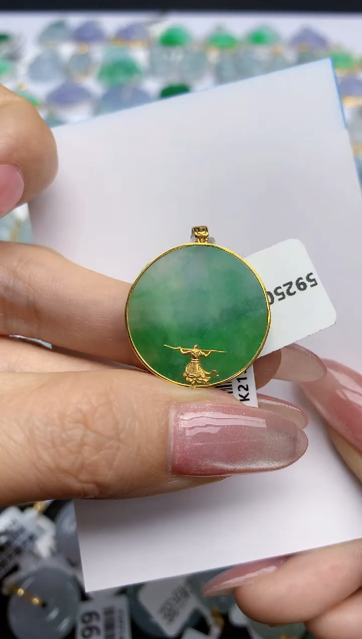 【闪购商品】翡翠挂件18K金镶嵌天然翡翠A货