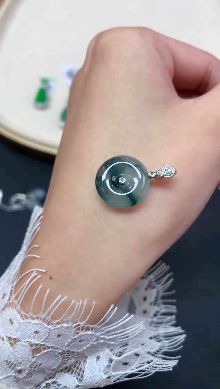 【闪购商品】翡翠吊坠(不含链)18K金镶嵌A24|2800