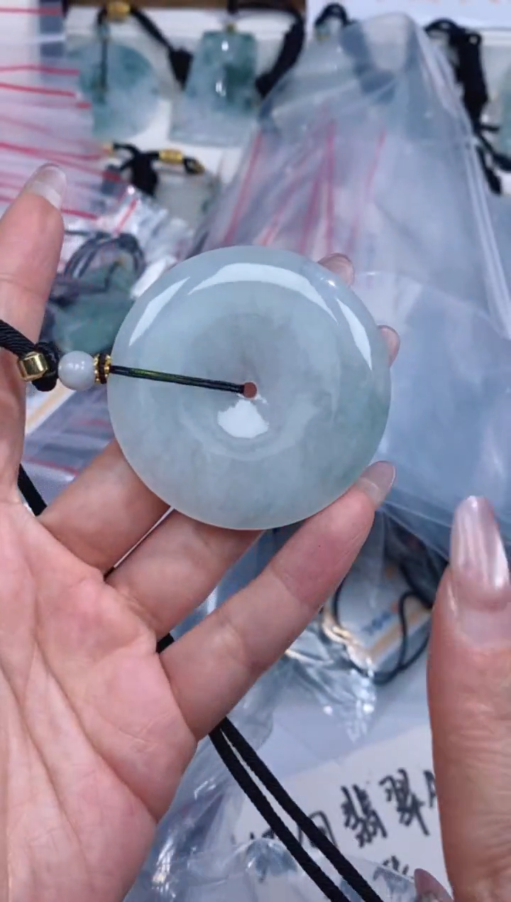 颈饰未镶嵌翡翠吊坠