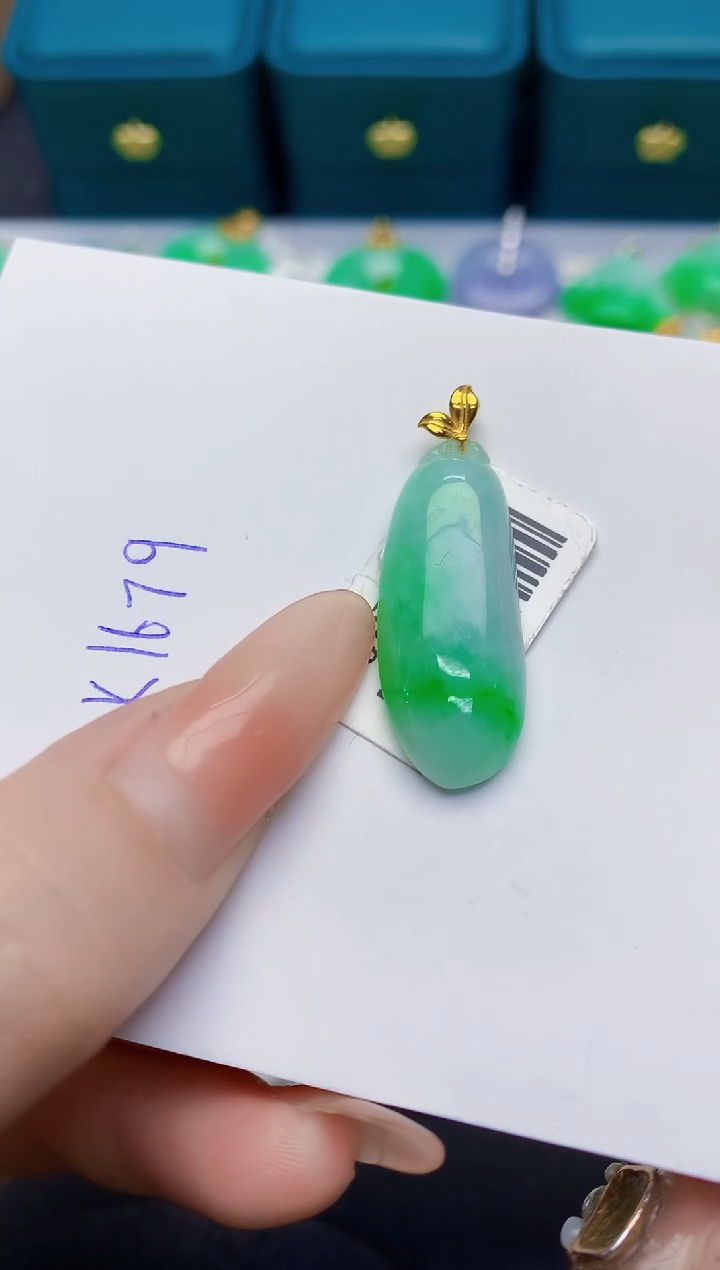 颈饰18K金镶嵌翡翠缅甸天然翡翠A货