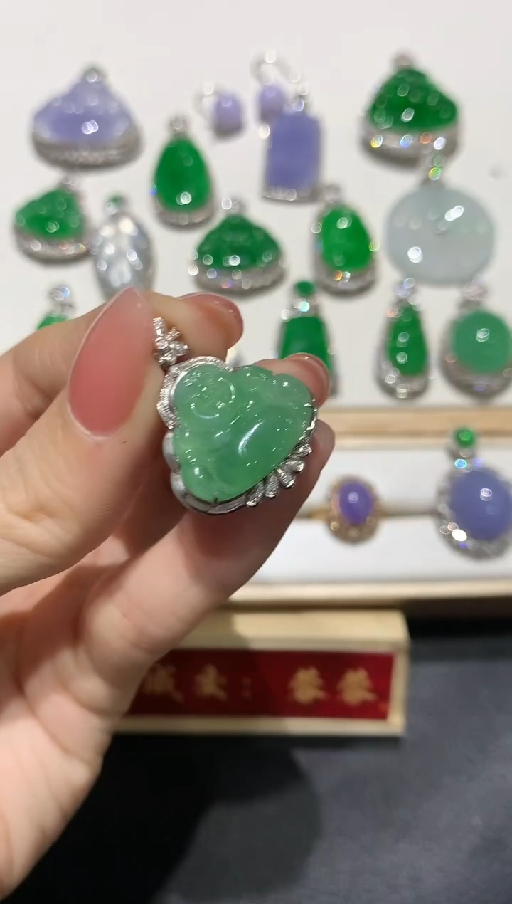 【闪购商品】翡翠吊坠(不含链)18K金镶嵌团购2