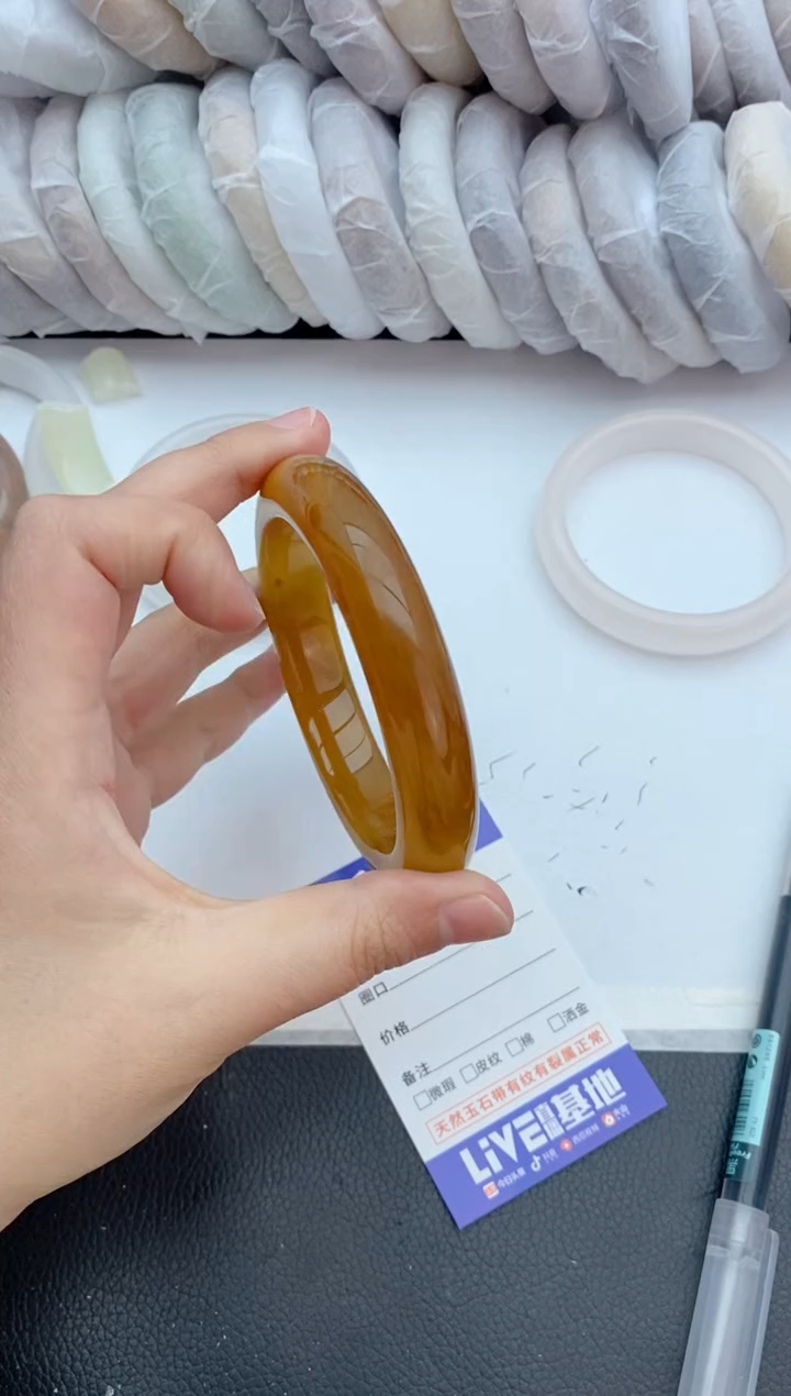 【闪购商品】石英质玉未镶嵌手镯104+64/65