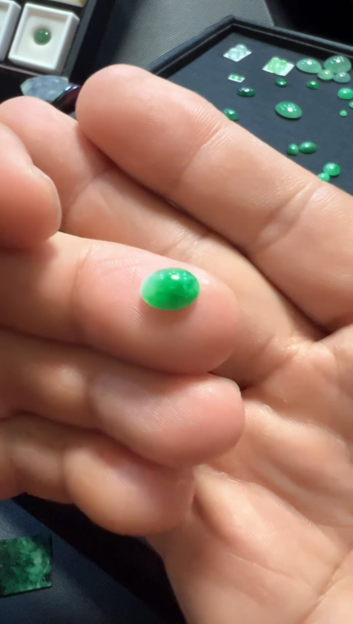 【闪购商品】翡翠挂件未镶嵌蛋面