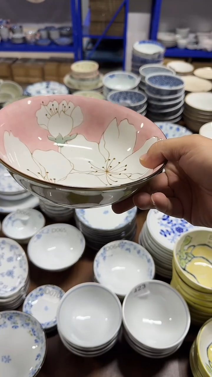 碗木莲花红色19.5cm面碗一件也是批发价