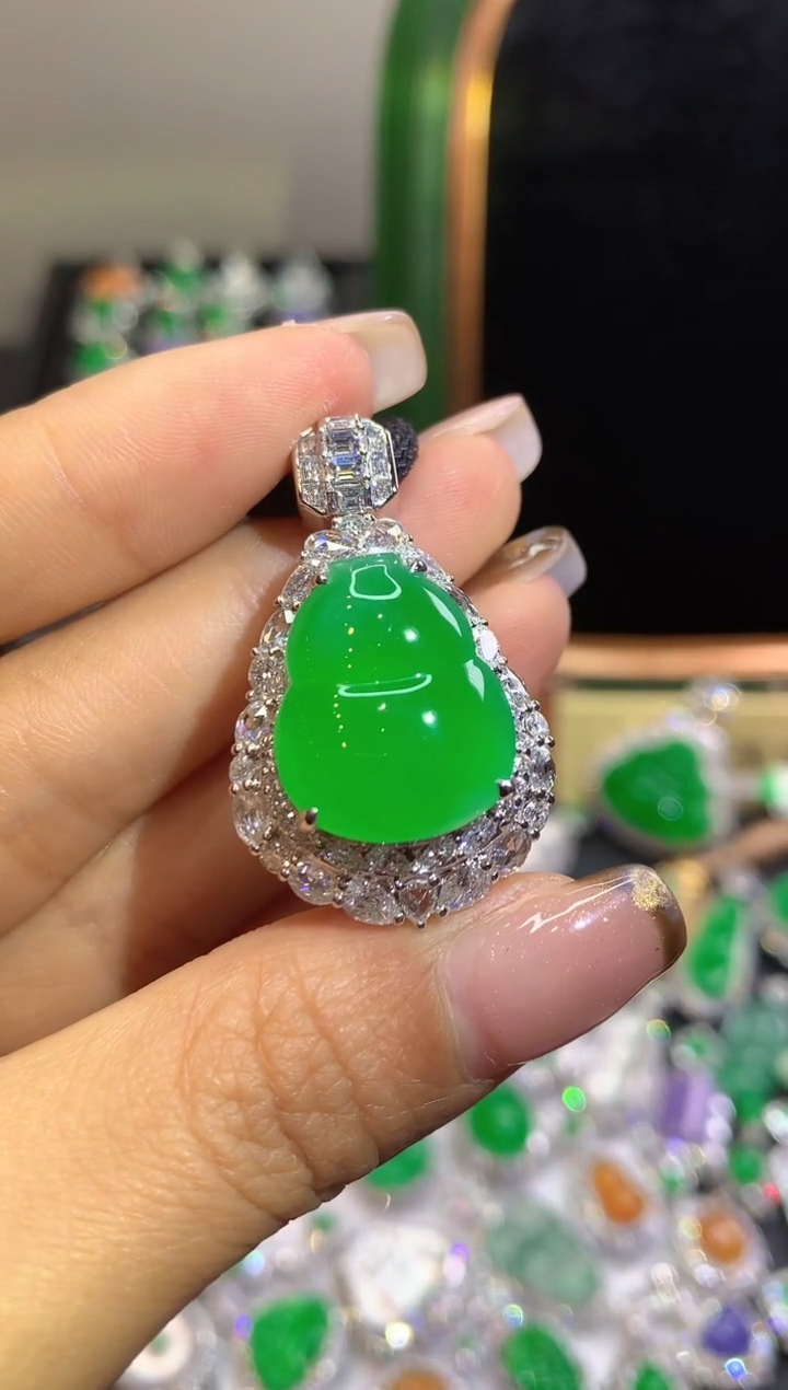 吊坠(不含链)18K金镶嵌翡翠翡翠