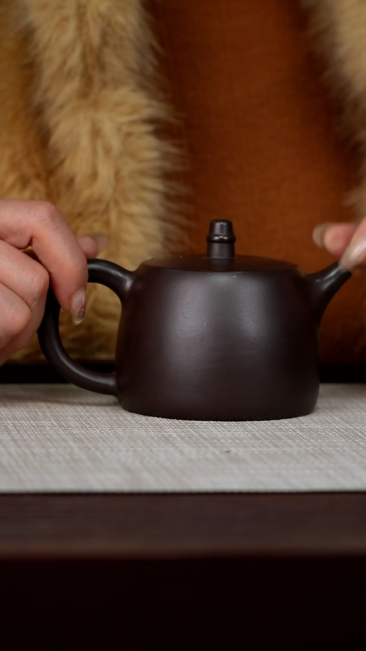 【闪购商品】中国宜兴原矿紫砂壶200c