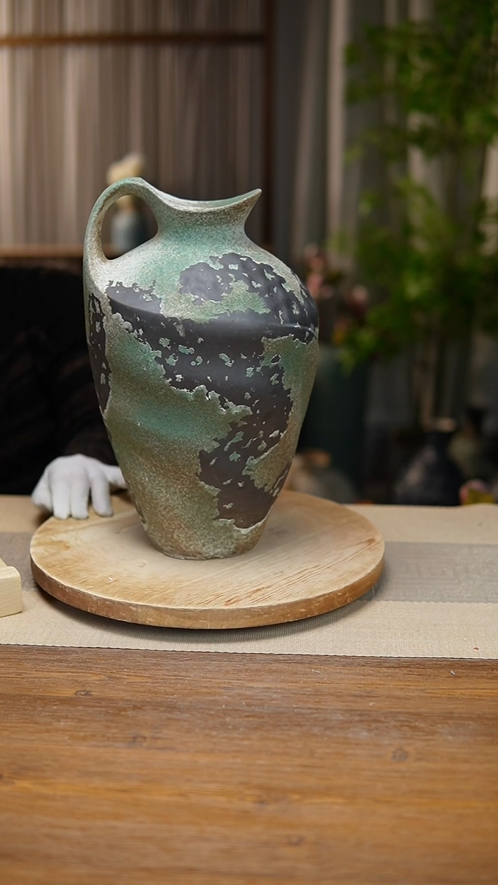 【闪购商品】陶瓷  花器诧寂复古绿奶壶