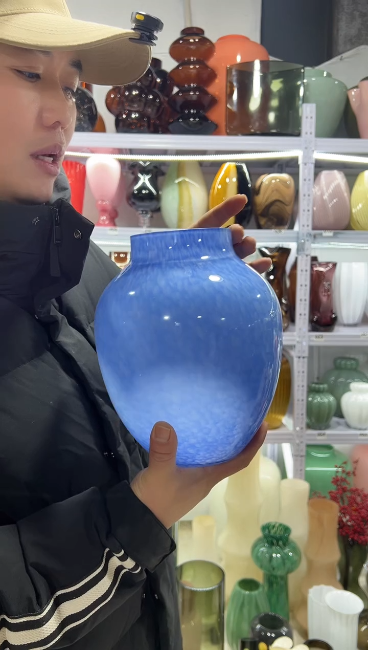 蓝色大肚子花瓶.微瑕介意勿拍