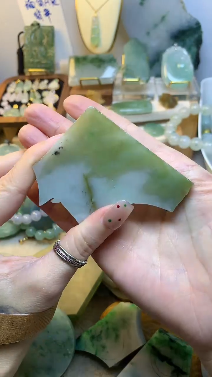 未镶嵌挂件翡翠缅甸A货翡翠,没有运费险,有纹有裂