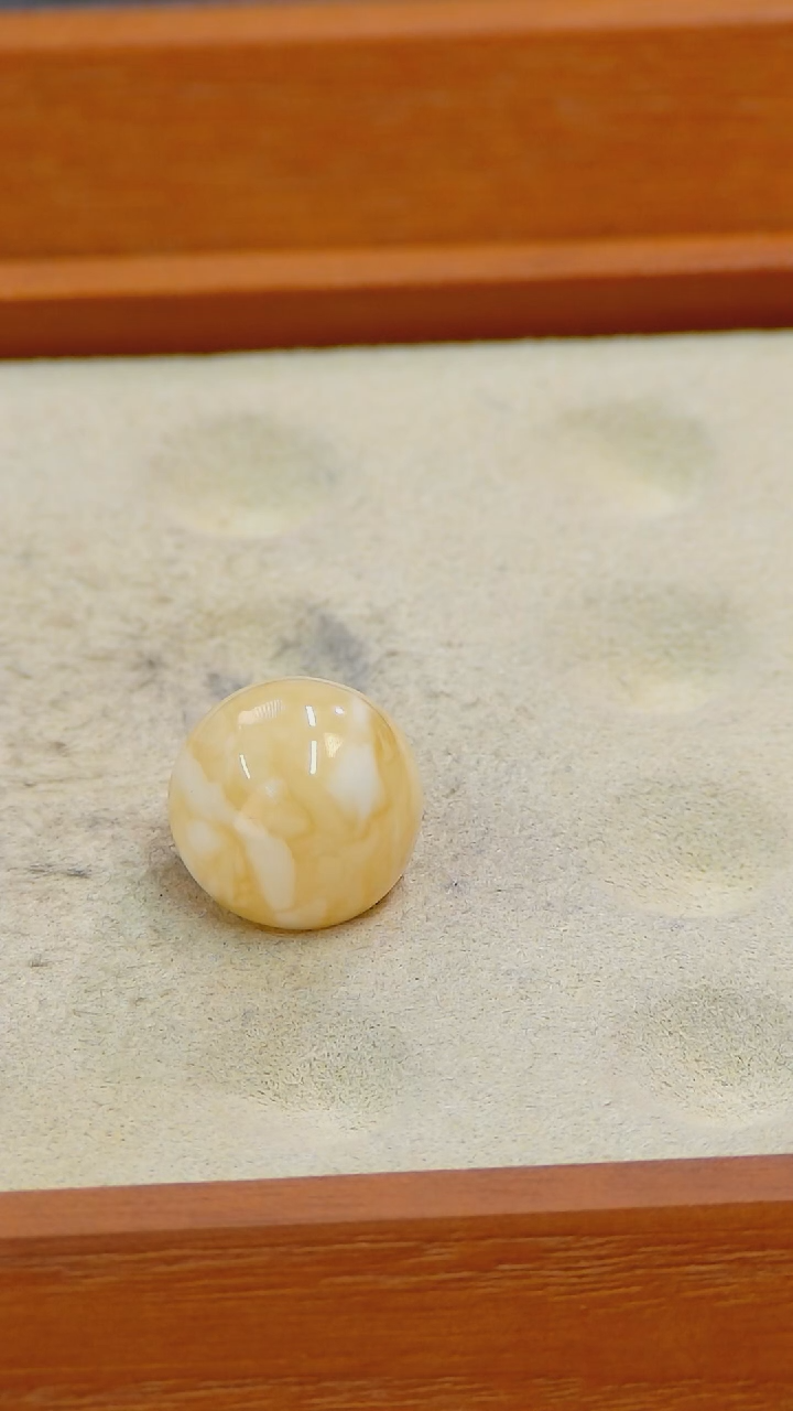 【闪购商品】蜜蜡裸石未镶嵌俄料14MM1.523克