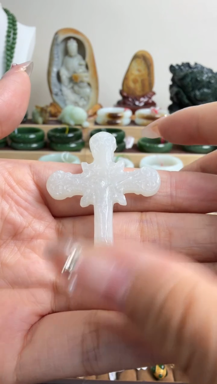 颈饰未镶嵌和田玉挂件