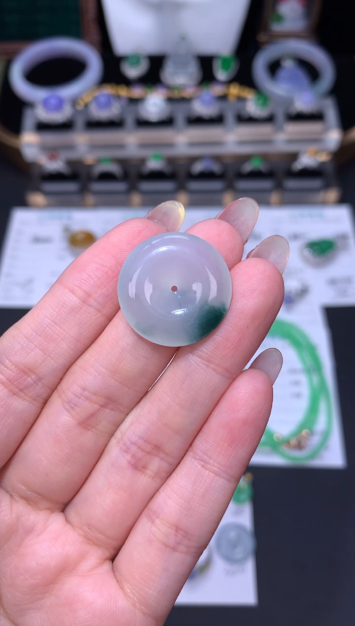 未镶嵌定制翡翠48小时鉴赏期 退货不扣服务费·